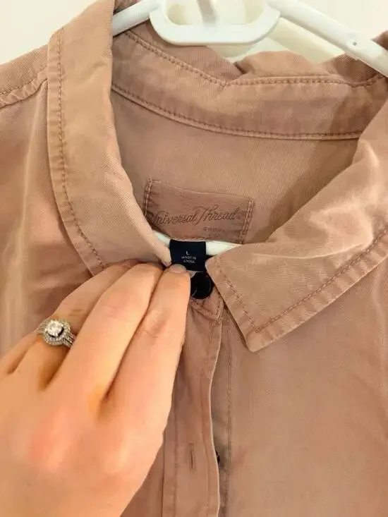 Universal Thread Women's Long Sleeve Button-Down Relaxed Fit Utility Shirt with - Picture 3 of 5